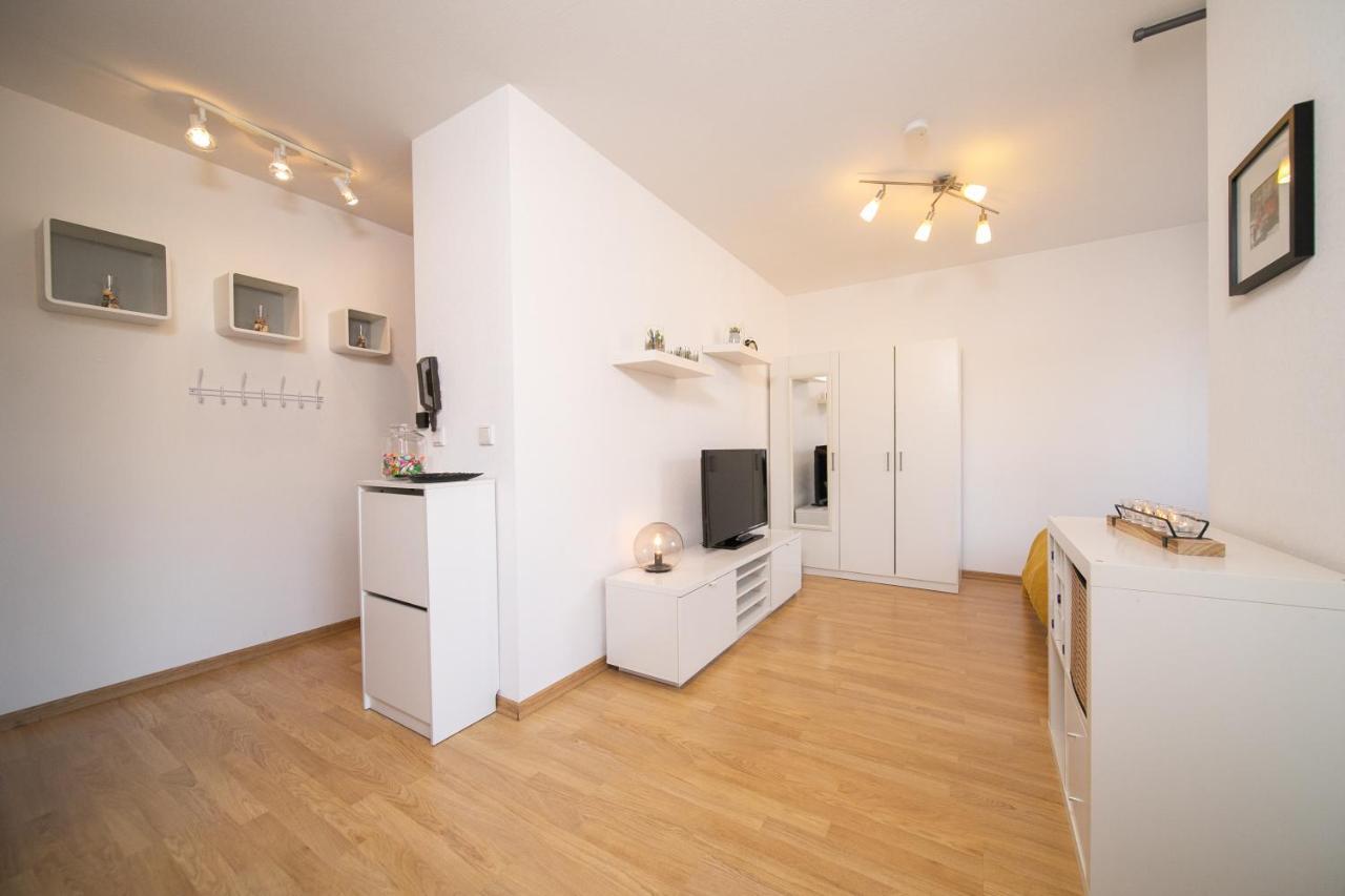 Studio Shiny - Zentral Mit Balkon - Messe - Kueche Neuss Buitenkant foto